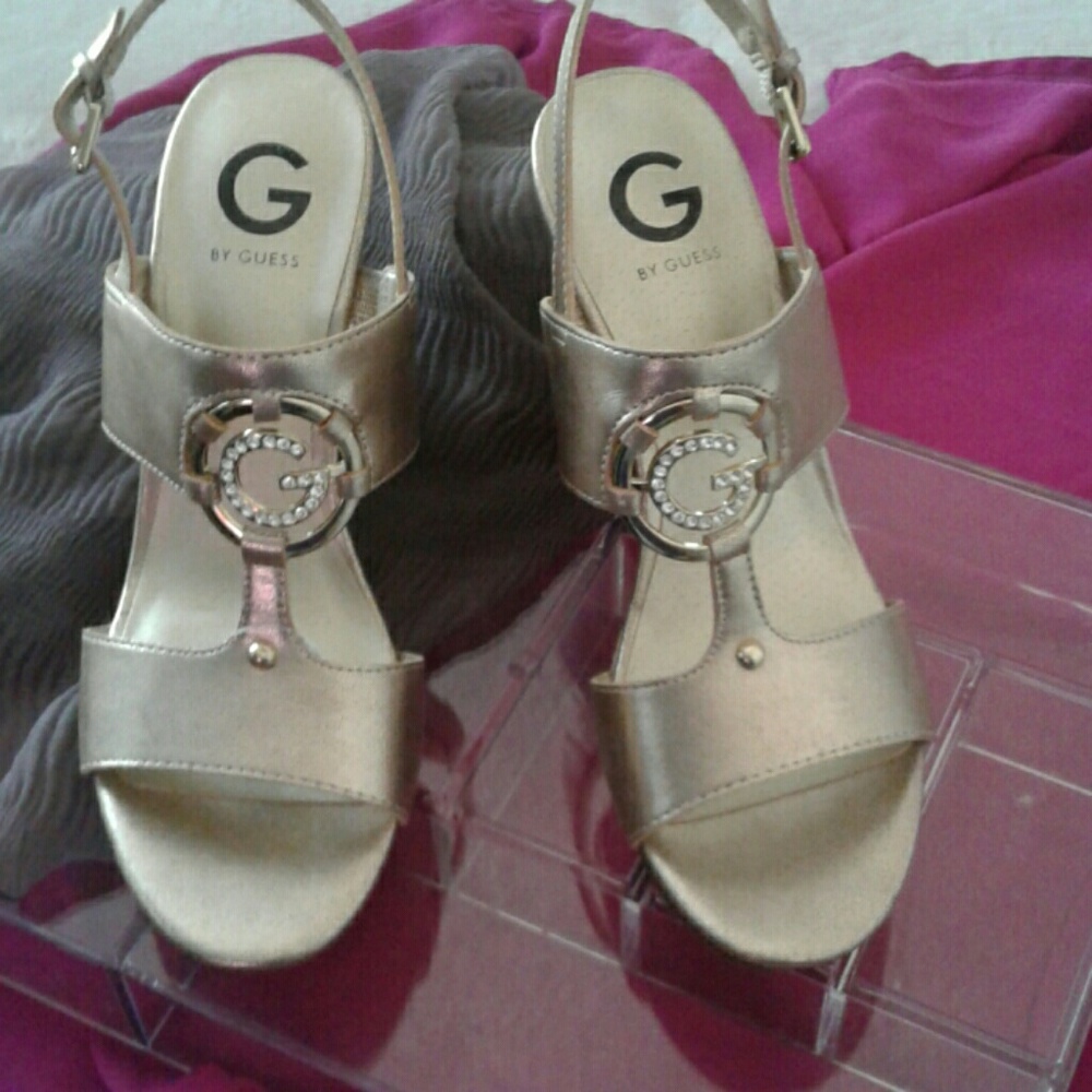 NEW GUESS SANDAL'S